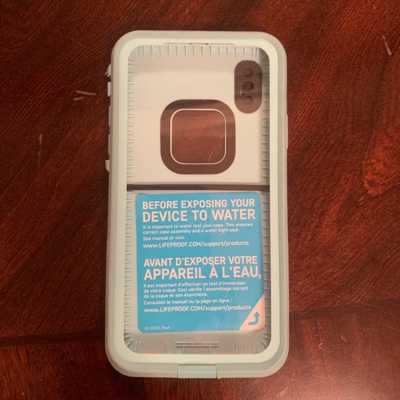 iPhone X/XS Lifeproof Case - Picture 3 of 8